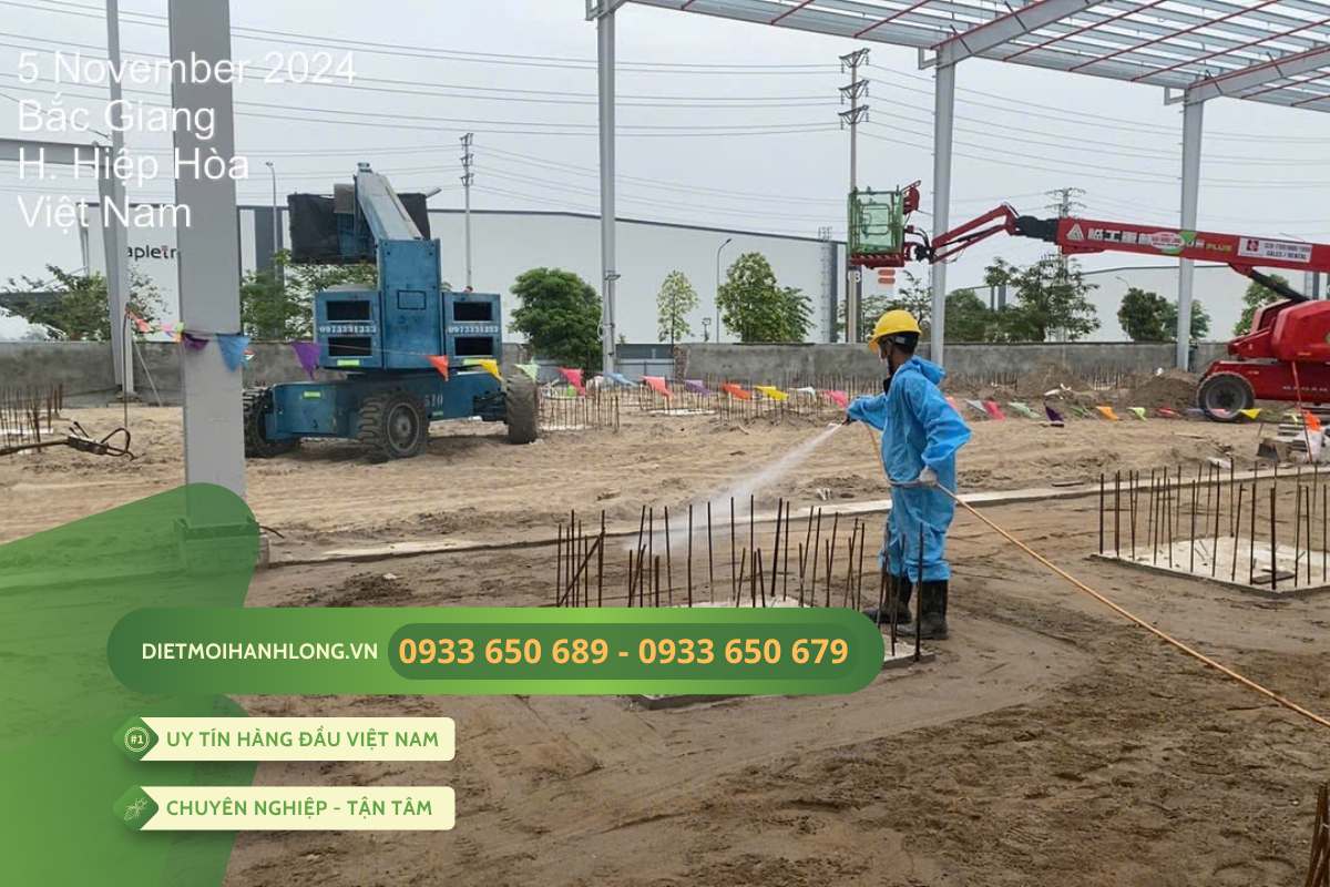 Đội ngũ Hạnh Long thi công chống mối cho dự án MAPLETREE BẮC GIANG