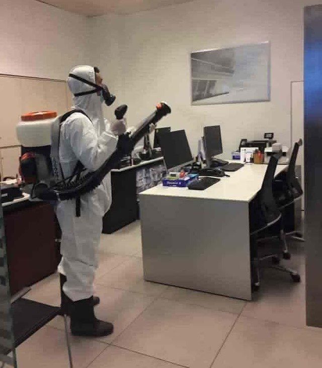 thi công phun thuốc khử trùng 1