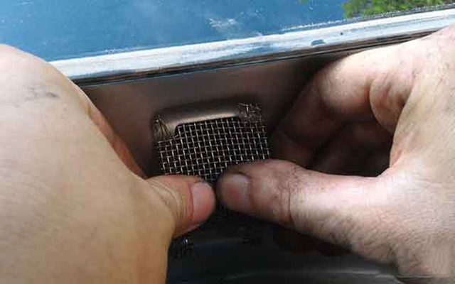 Cách chống chuột ô tô 4