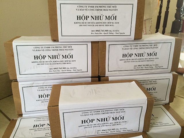Hộp nhử mối chính hãng tại Hạnh Long