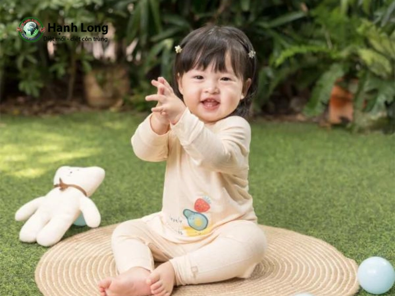 chống muỗi cho bé