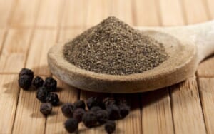 Cách đuổi kiến ra khỏi lọ đường 4